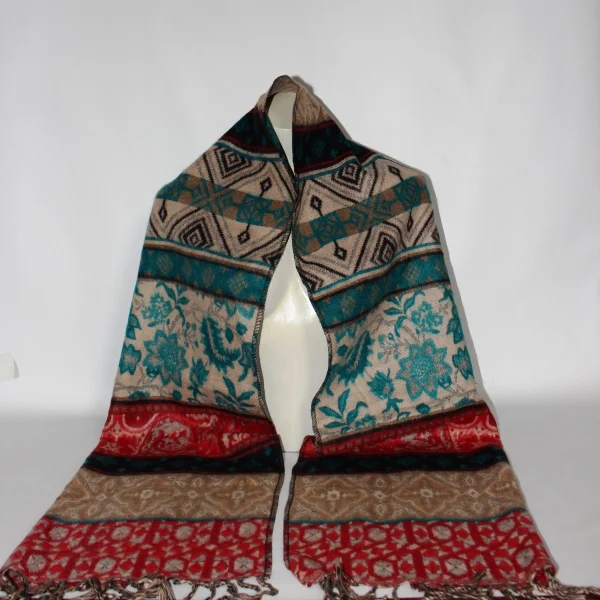 Half Design Shawl (HS17)